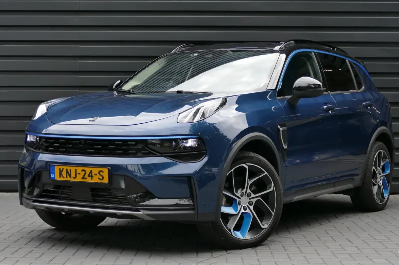 Lynk & Co 01 (2022)