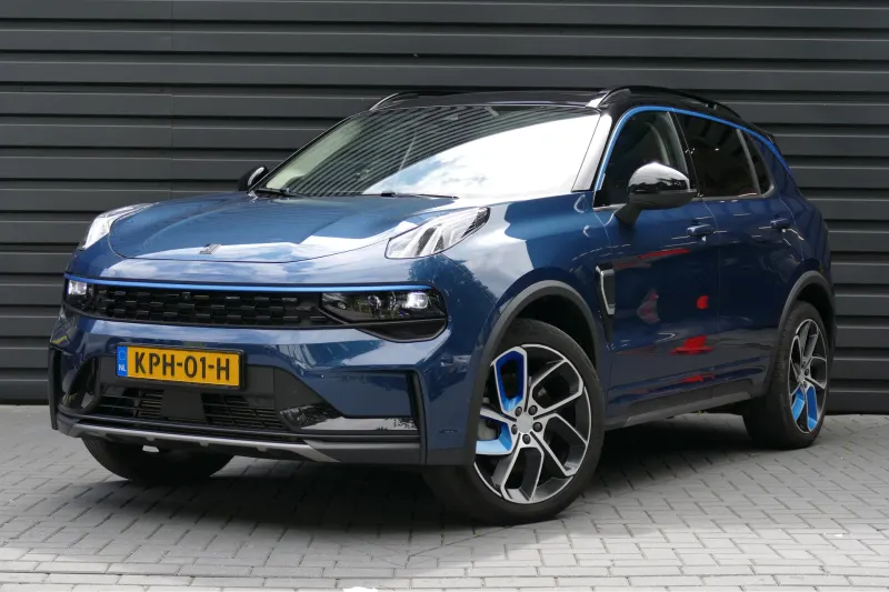 Lynk & Co 01 (2022)