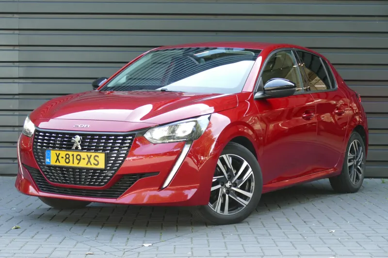 Peugeot 208 (2023)
