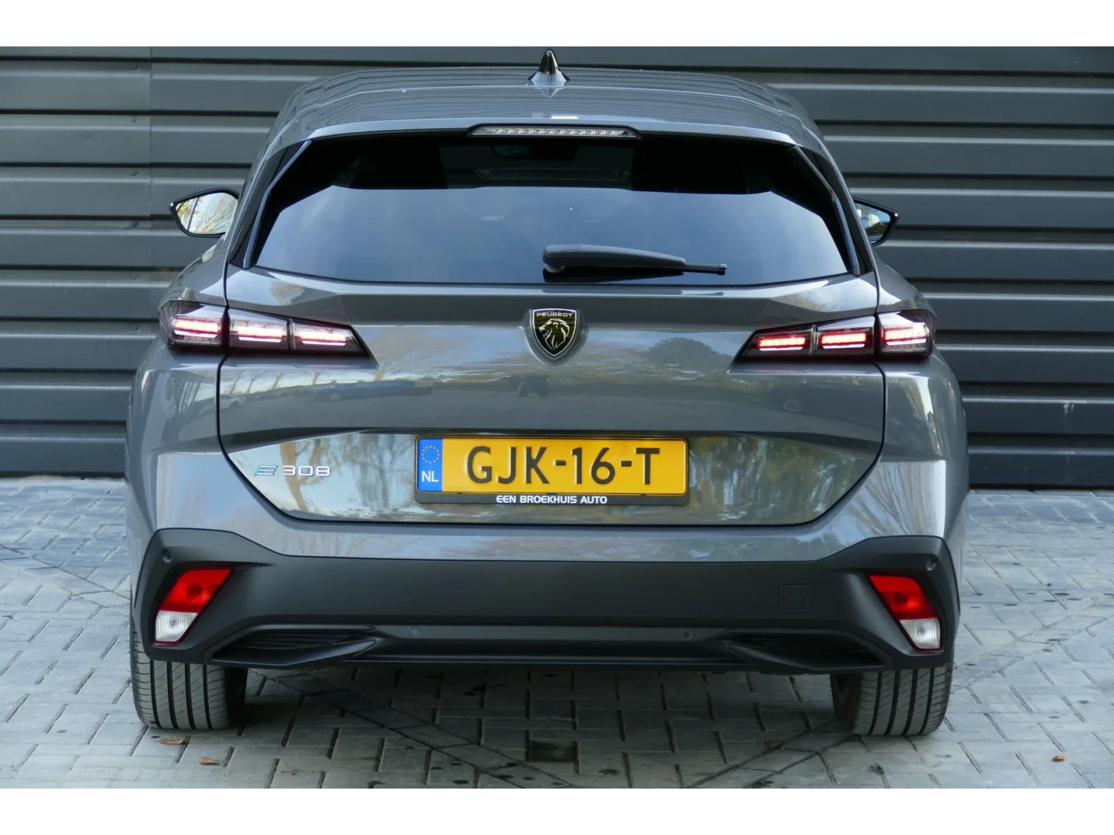 Peugeot e-308 (2024) — foto 1