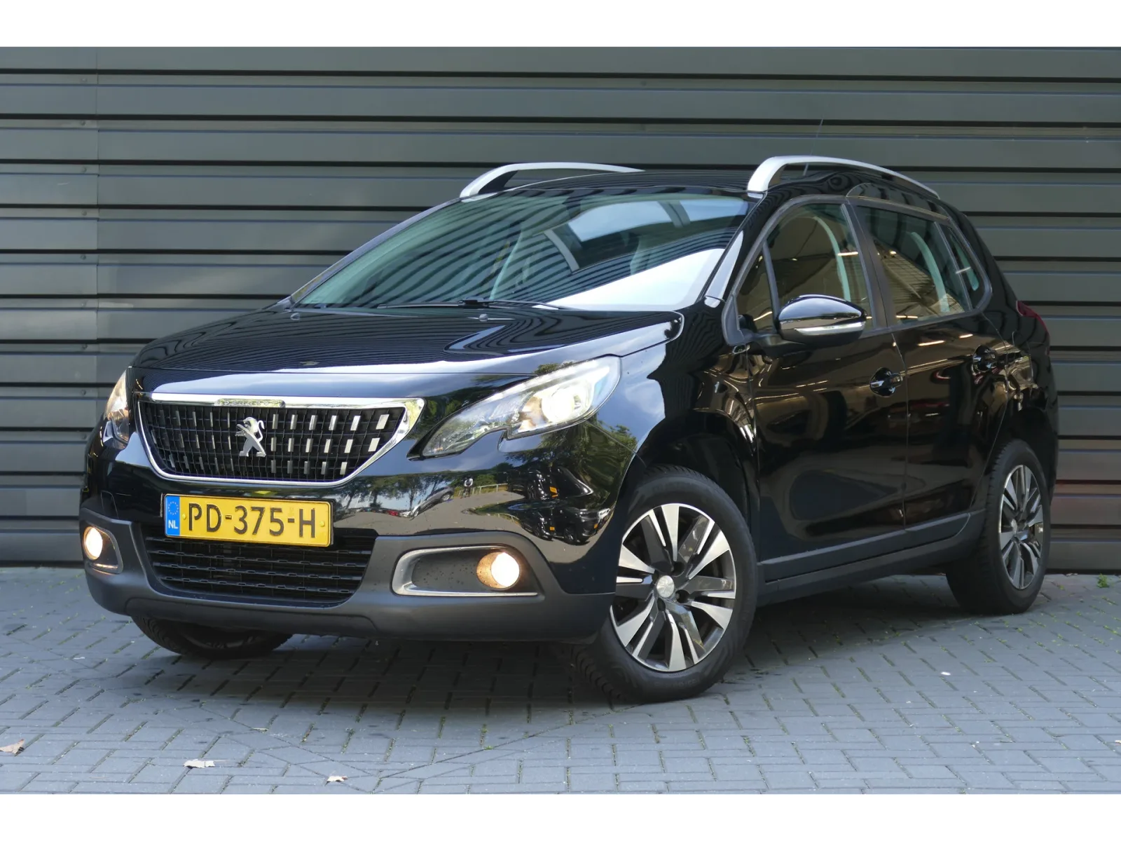 Peugeot 2008 (2017) — foto 1