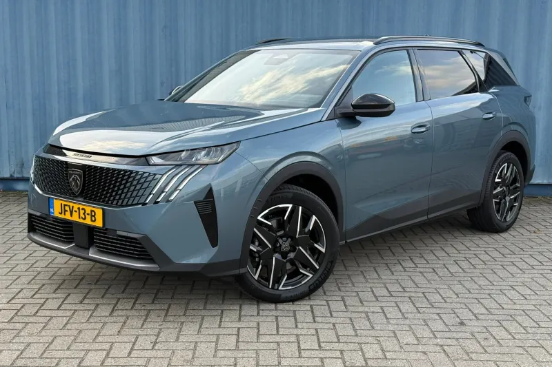 Peugeot 5008 (2025)