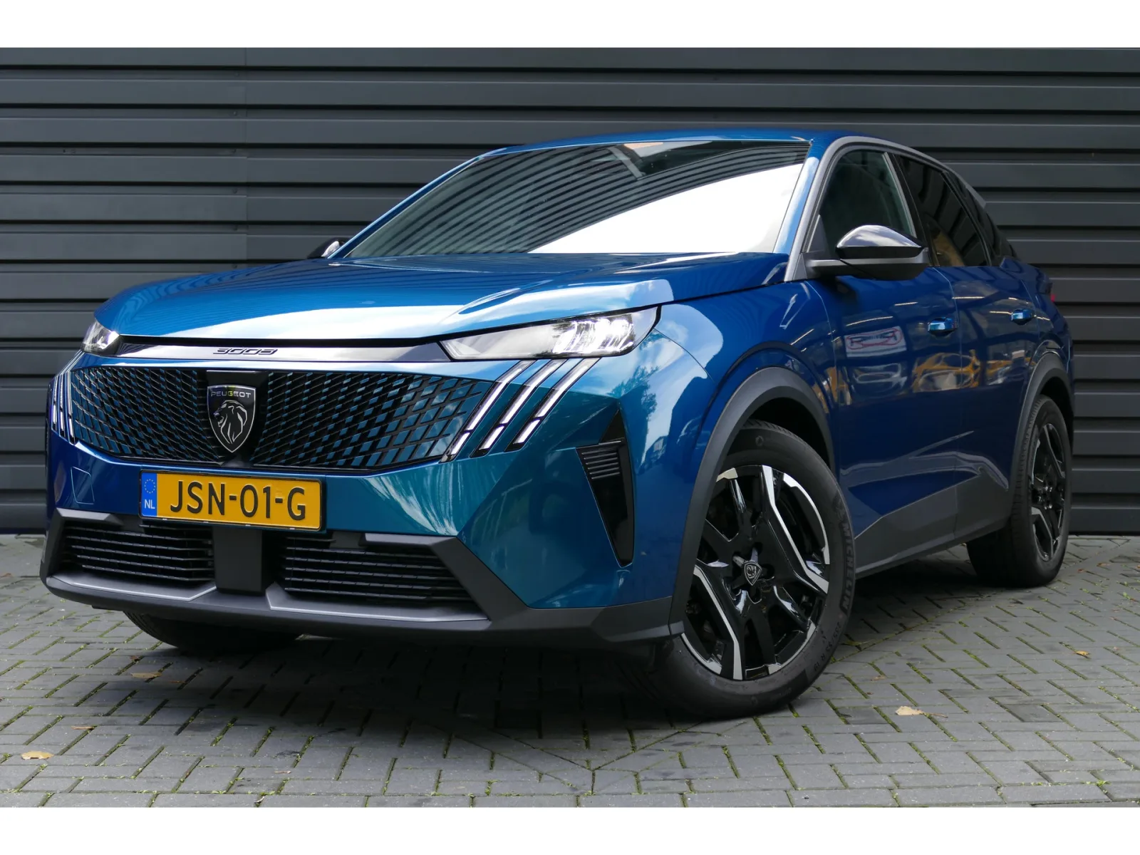 Peugeot e-3008 (2025) — foto 1