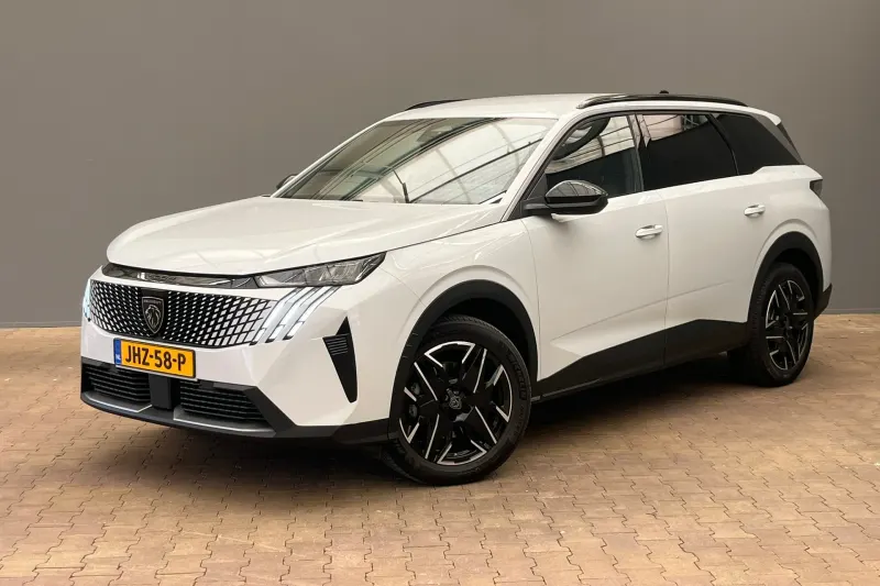 Peugeot 5008 (2025)