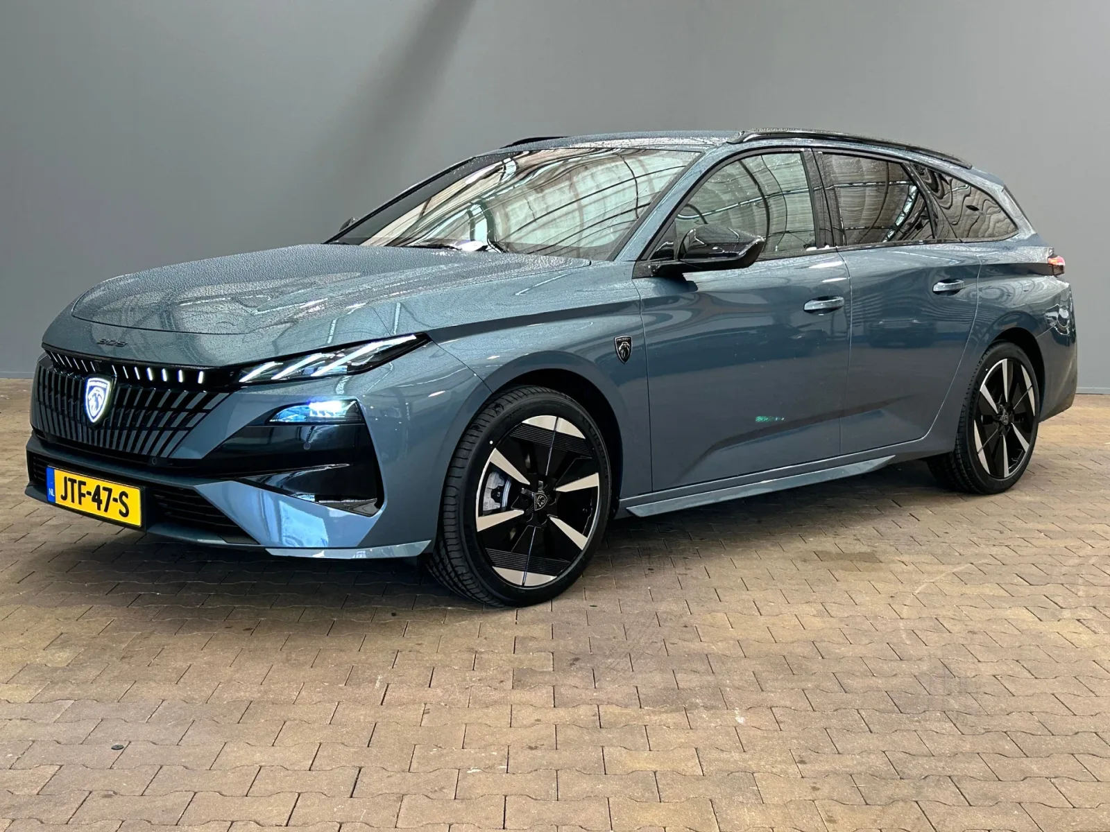 Peugeot e-308 (2025) — foto 1