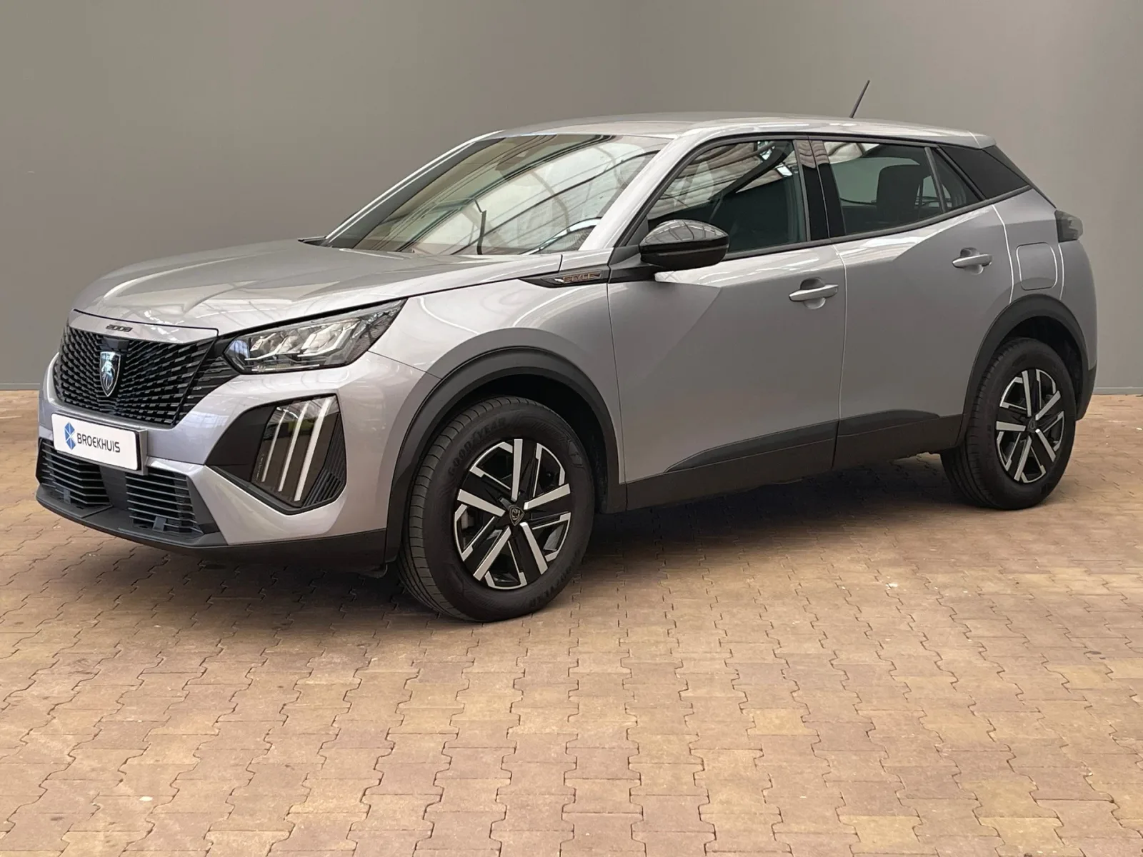 Peugeot 2008 (2025) — foto 1