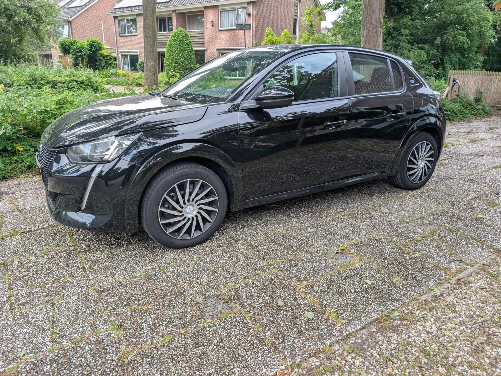 Peugeot e-208 (2020) — foto 1