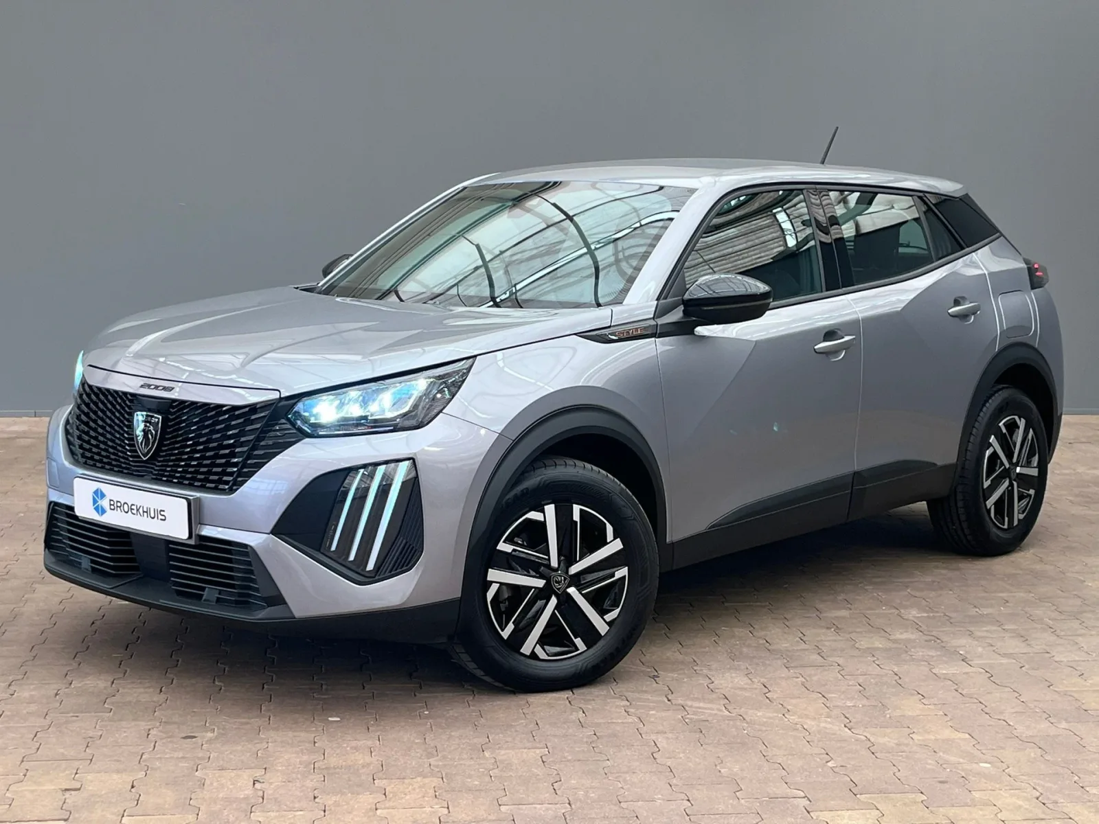 Peugeot 2008 (2025) — foto 1