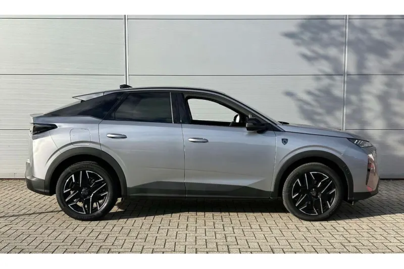 Peugeot e-3008