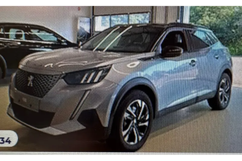 Peugeot e-2008 (2023)