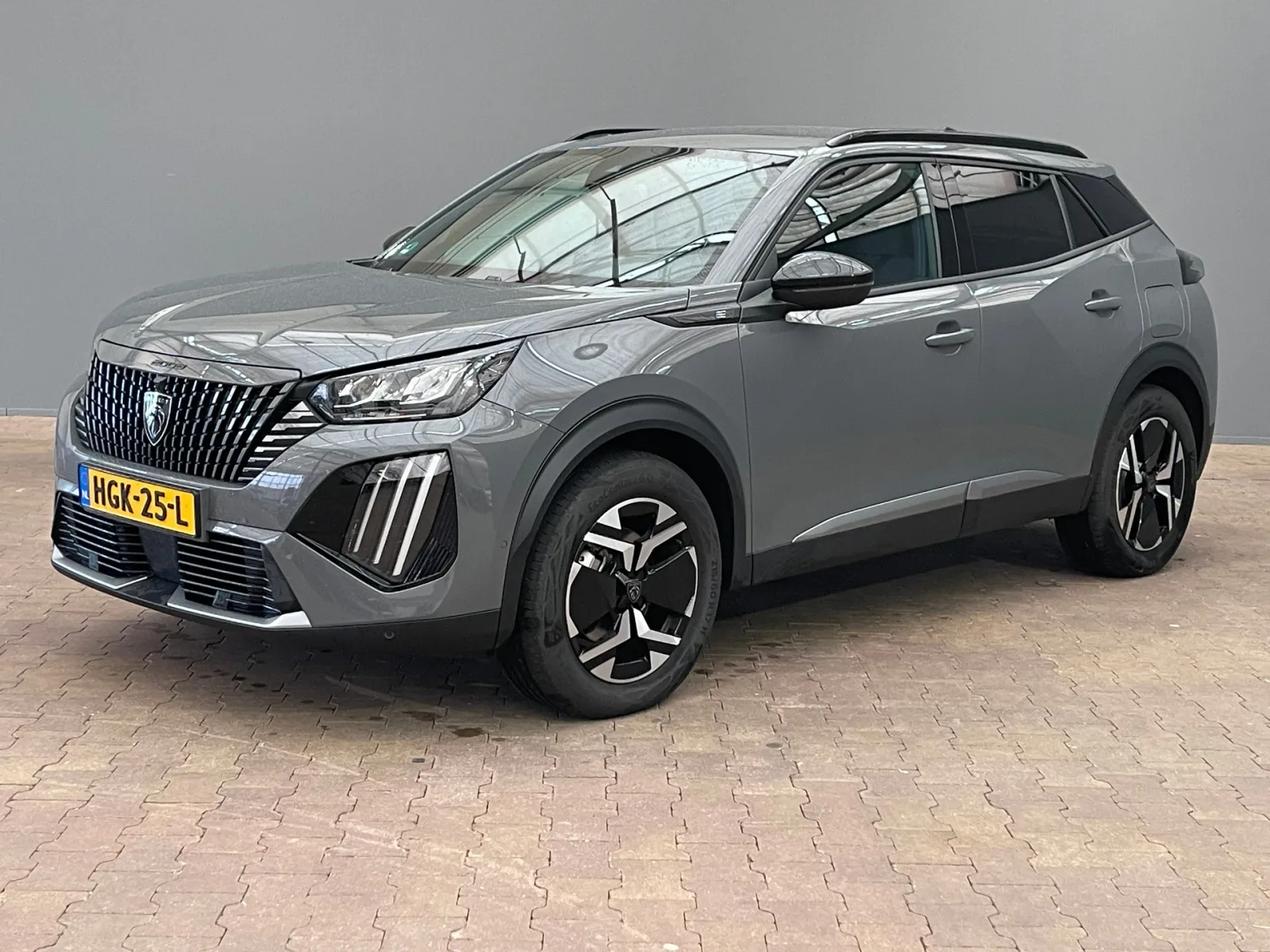Peugeot e-2008 (2025) — foto 1