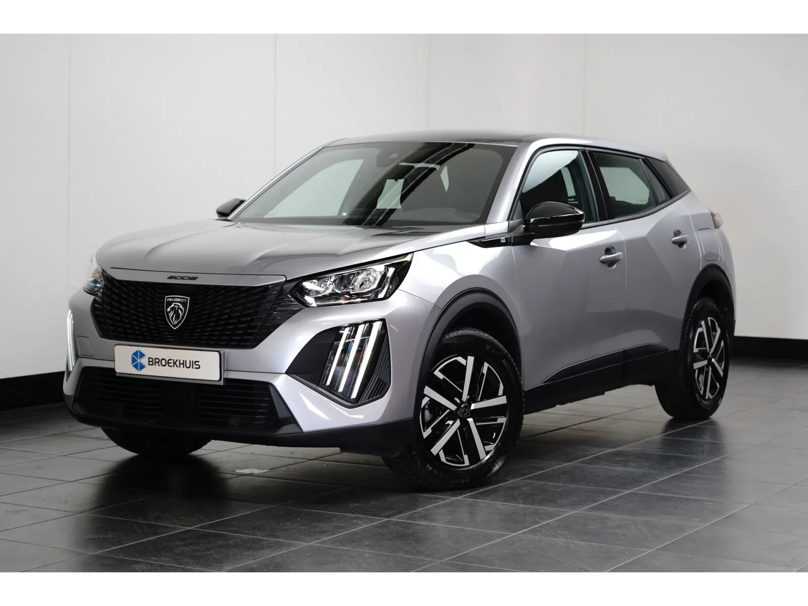 Peugeot e-2008 (2024) — foto 1