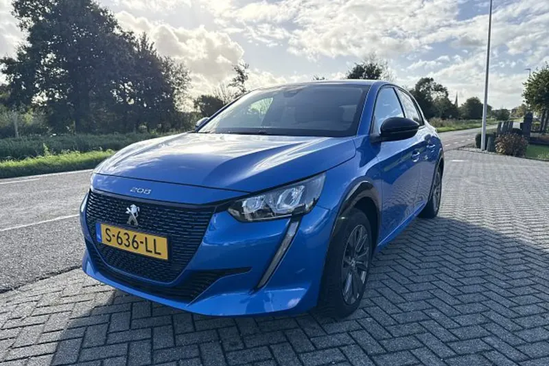 Peugeot e-208 (2023)