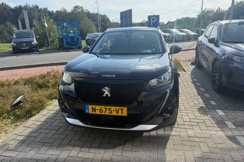 Peugeot e-2008 (2021)