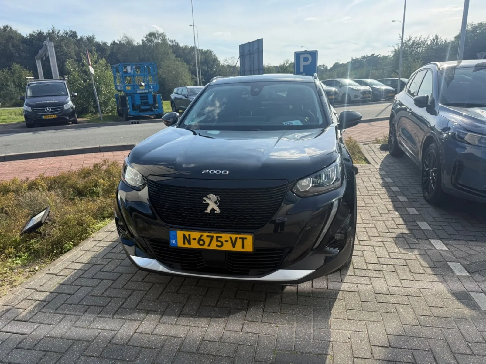 Peugeot e-2008 (2021) — foto 1