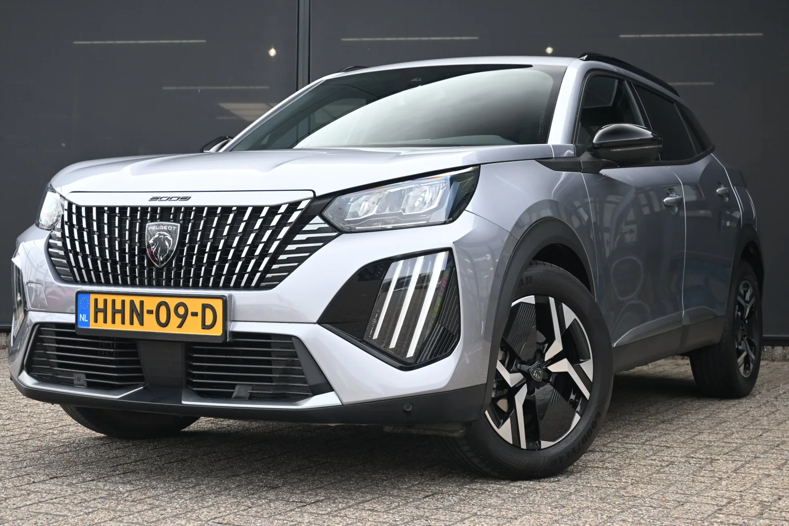 Peugeot 2008 (2025) — foto 1