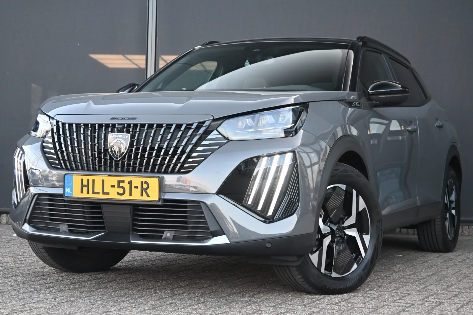 Peugeot e-2008 (2025) — foto 1