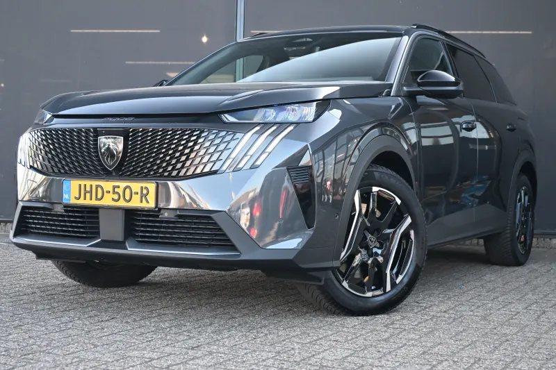 Peugeot E-5008 (2025)