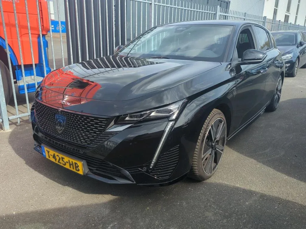 Peugeot 308 (2023) — foto 1