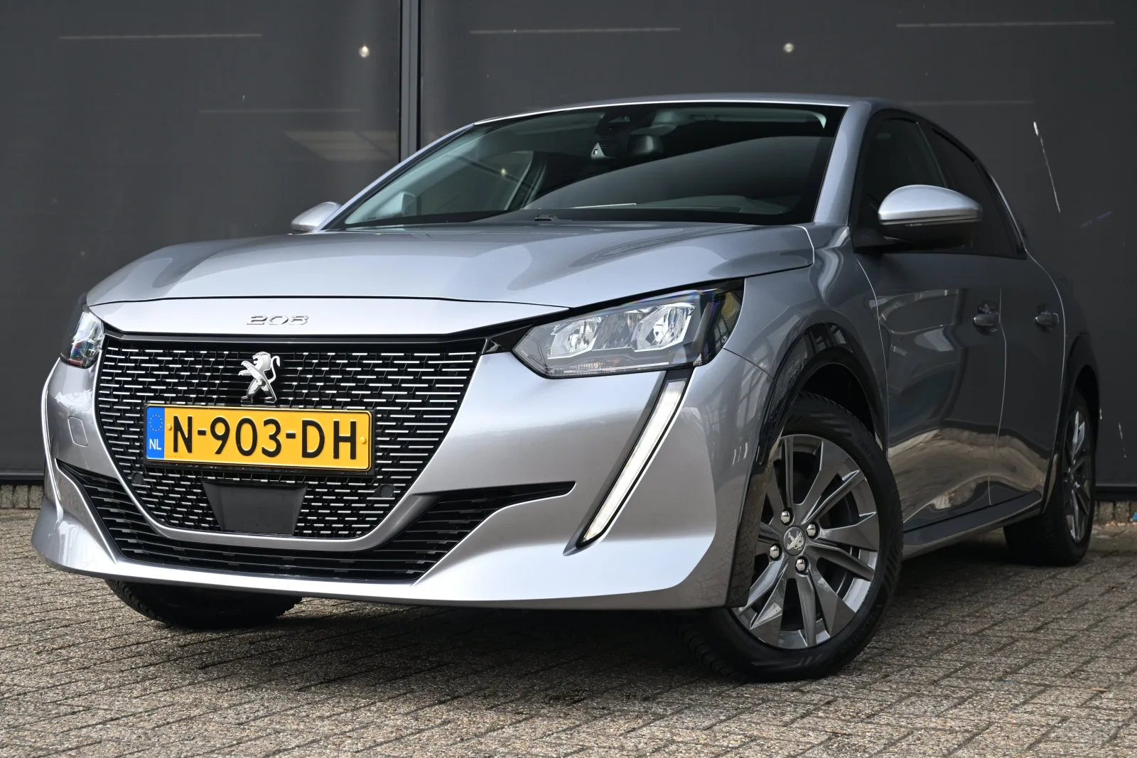 Peugeot e-208 (2021) — foto 1