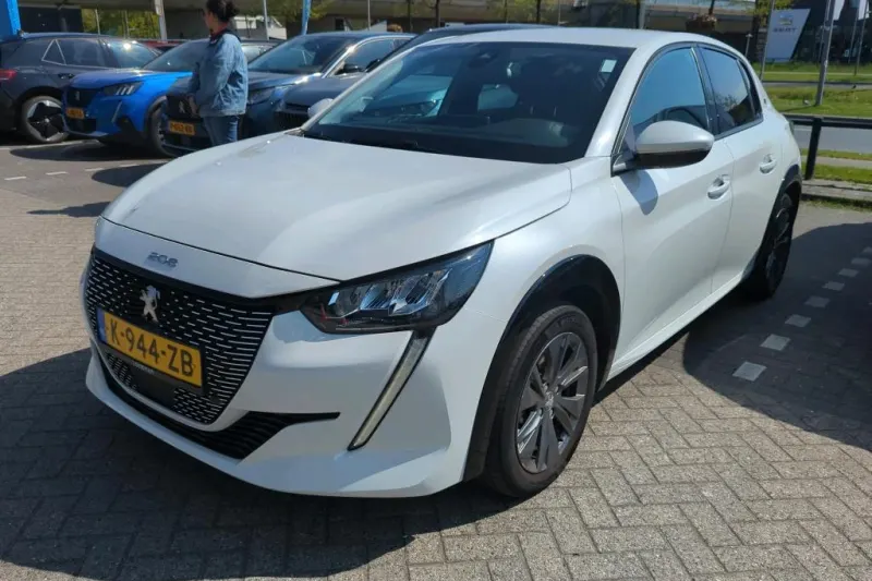 Peugeot e-208 (2021)
