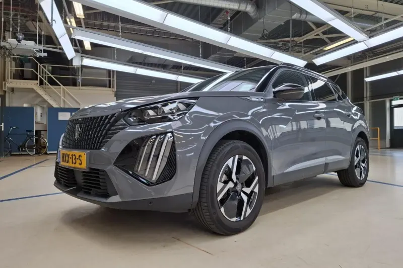 Peugeot e-2008 (2025)