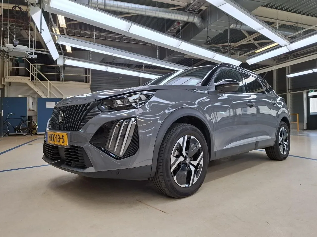Peugeot e-2008 (2025) — foto 1