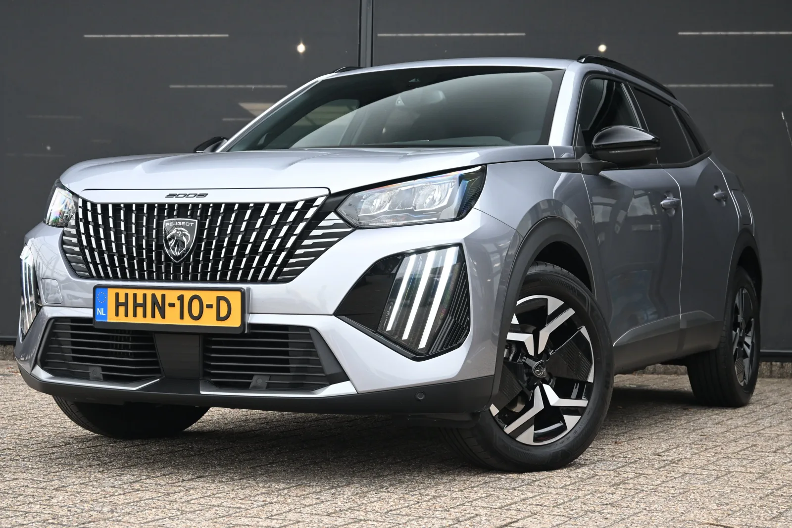 Peugeot 2008 (2025) — foto 1