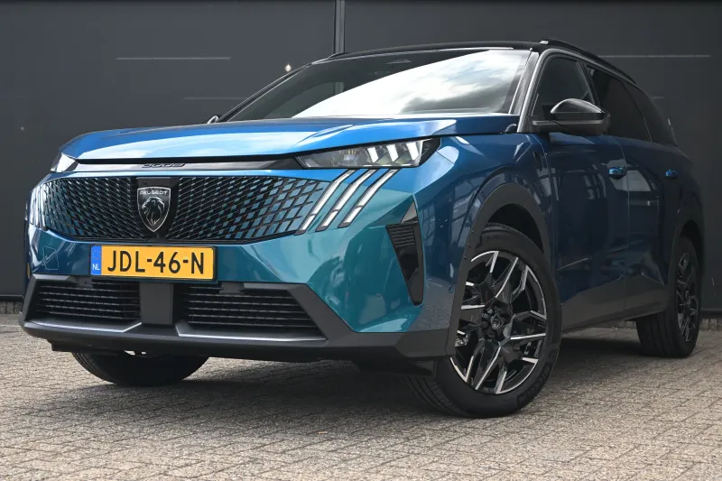 Peugeot 5008 (2025)