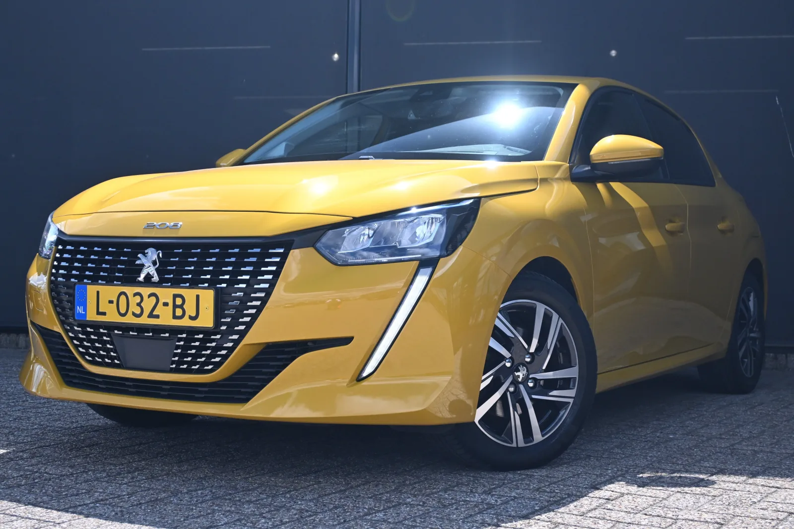 Peugeot 208 (2021) — foto 1