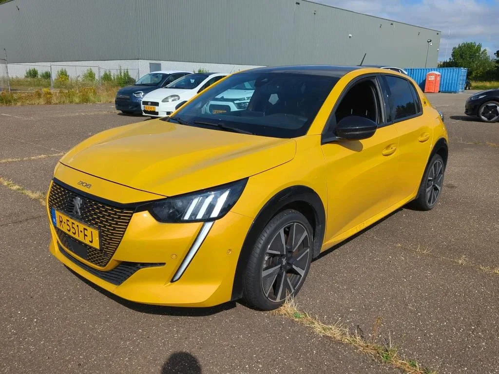 Peugeot e-208 (2022) — foto 1