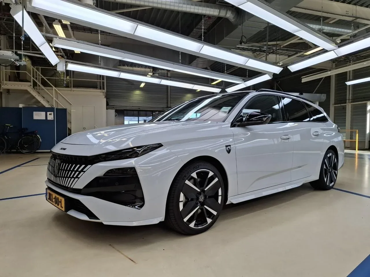 Peugeot 308 (2025) — foto 1