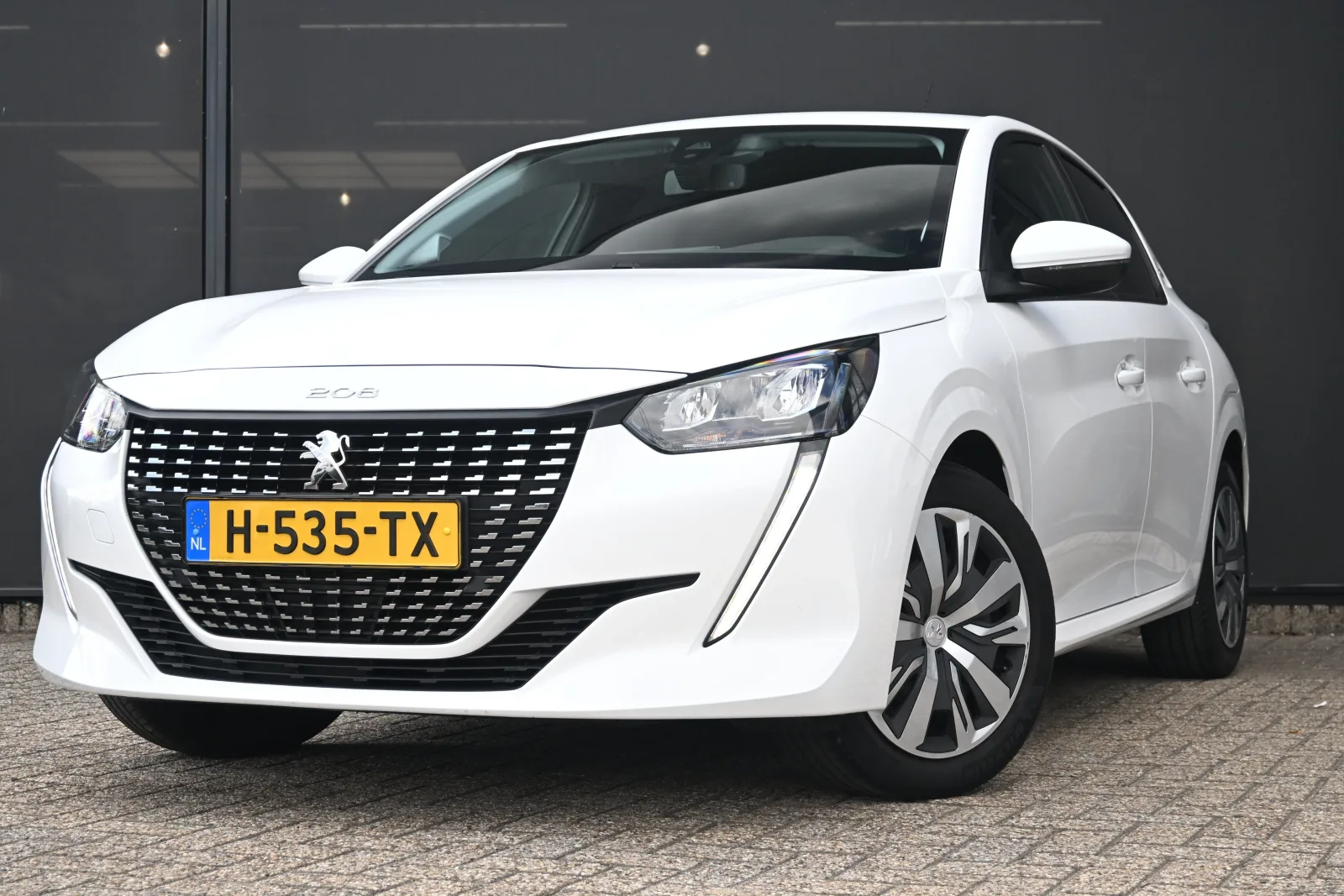 Peugeot 208 (2020) — foto 1