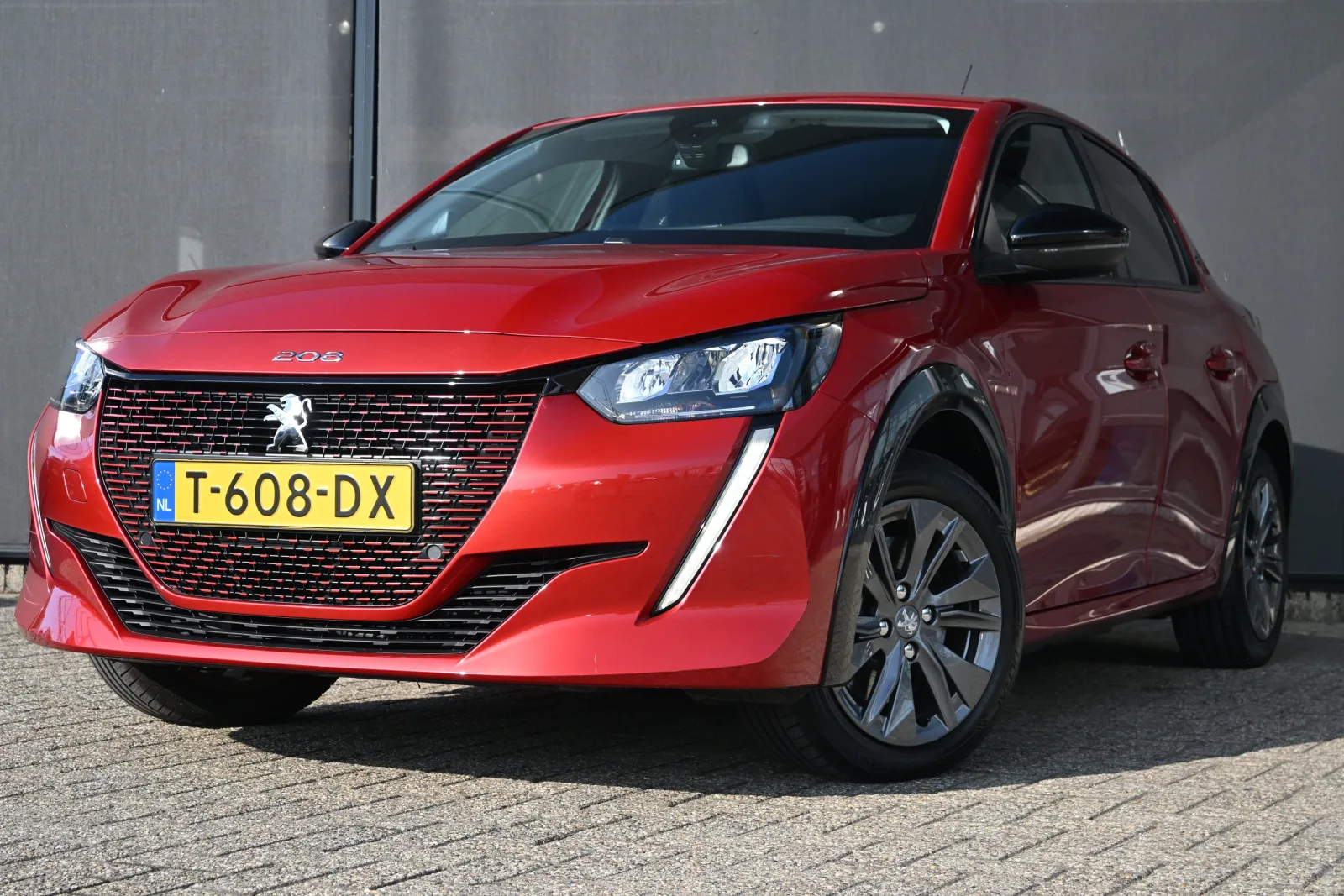 Peugeot e-208 (2023) — foto 1