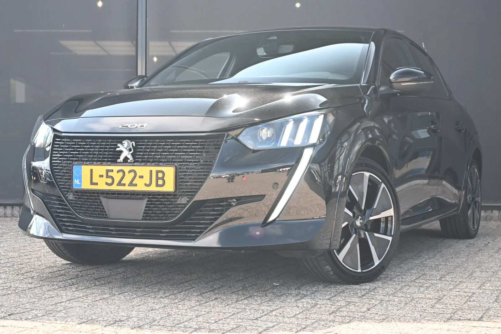 Peugeot e-208 (2021) — foto 1
