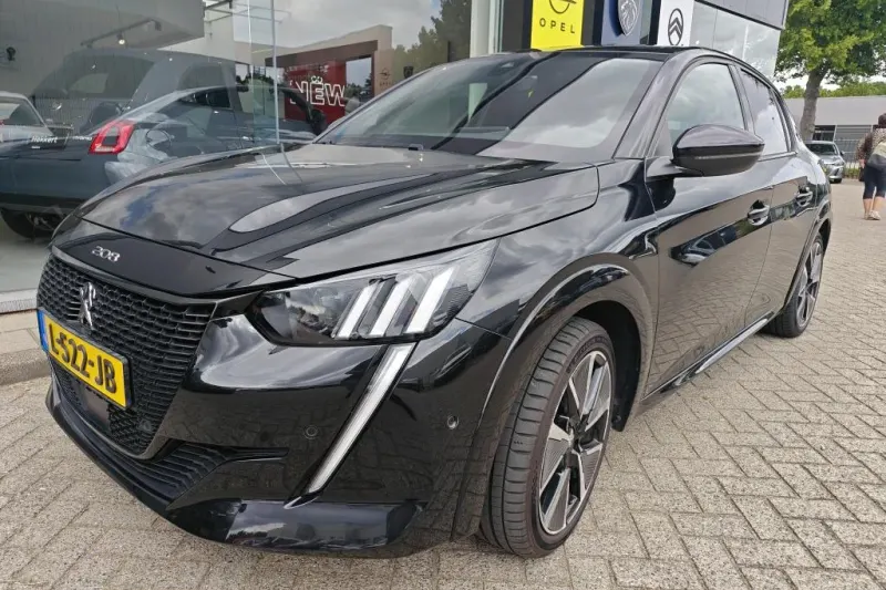 Peugeot e-208 (2021)