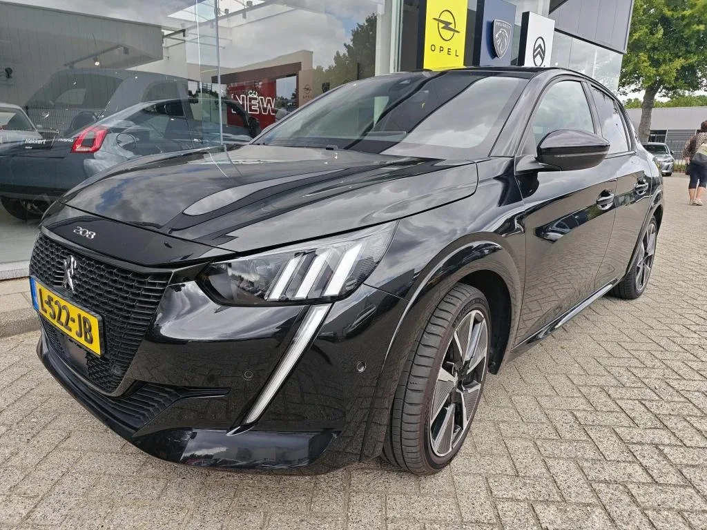 Peugeot e-208 (2021) — foto 1