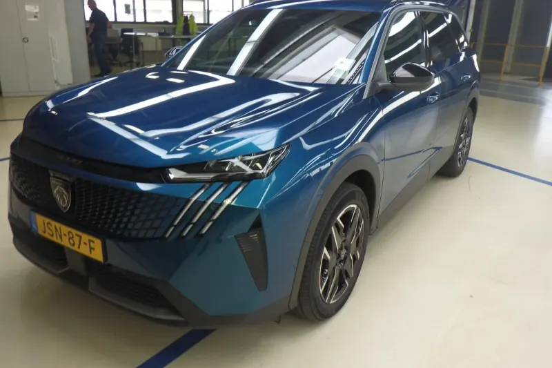 Peugeot 5008 (2025)