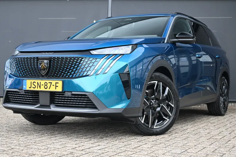 Peugeot 5008 (2025)