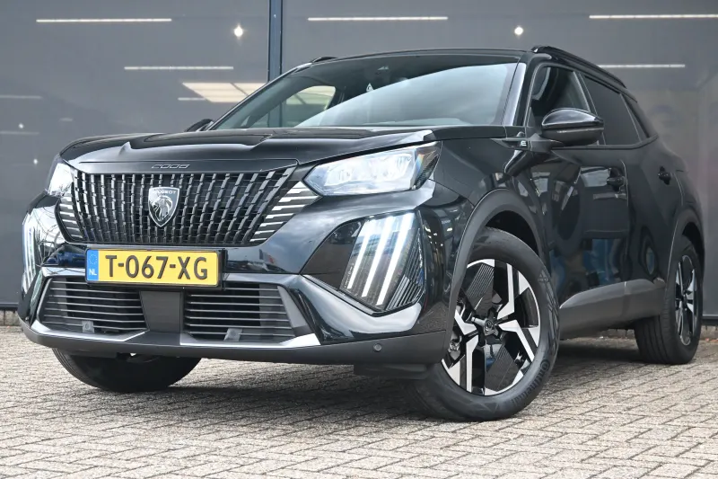 Peugeot e-2008 (2023)