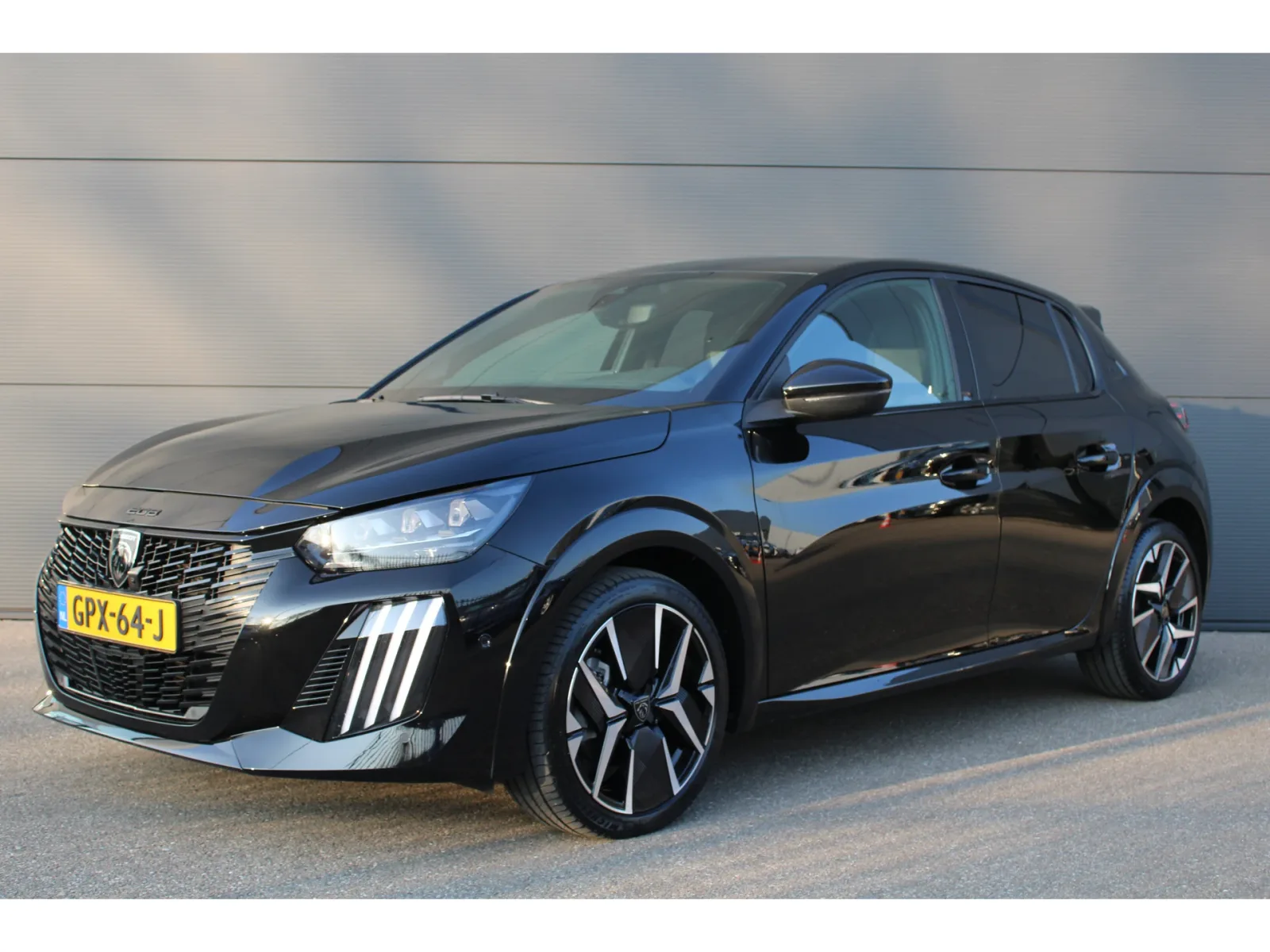 Peugeot 208 (2024) — foto 1