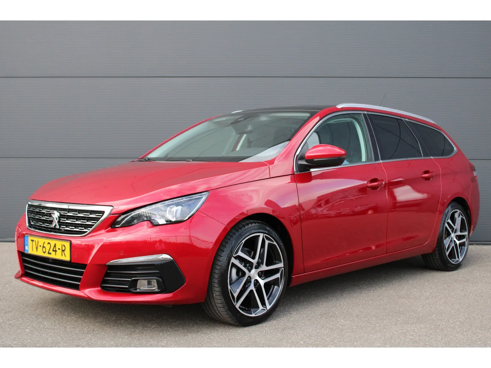 Peugeot 308 (2018) — foto 1