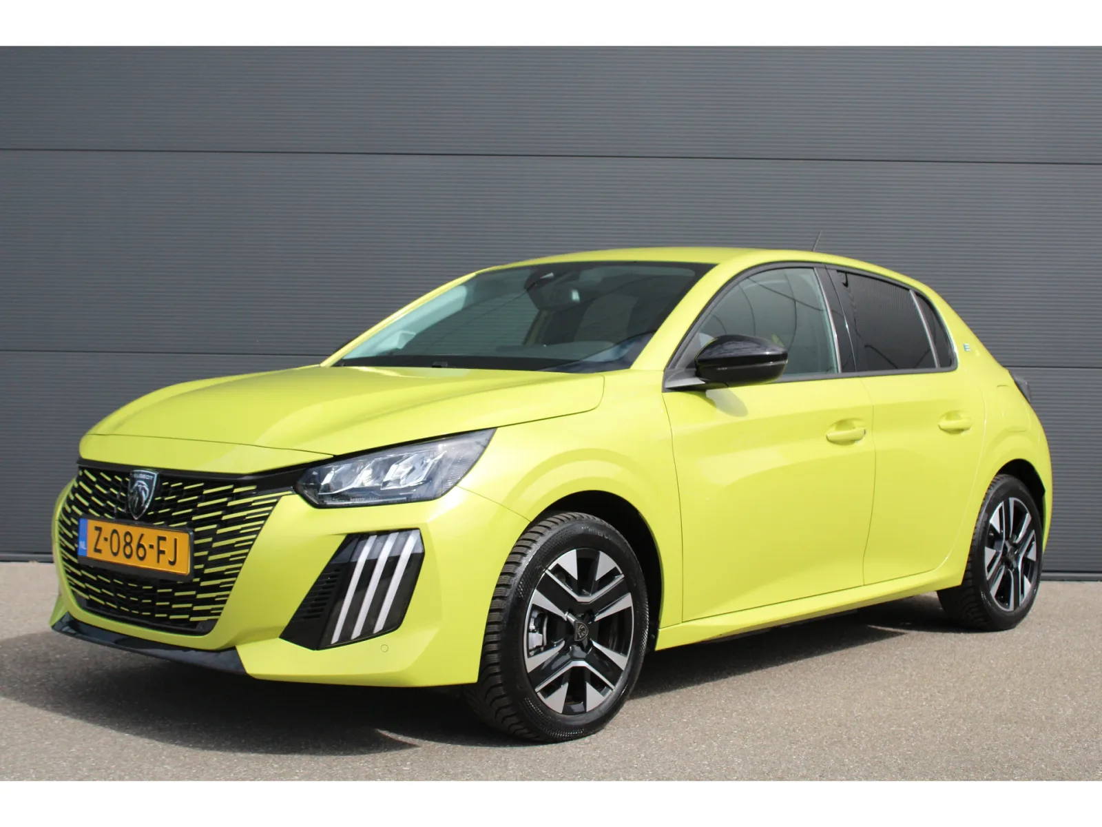 Peugeot e-208 (2024) — foto 1