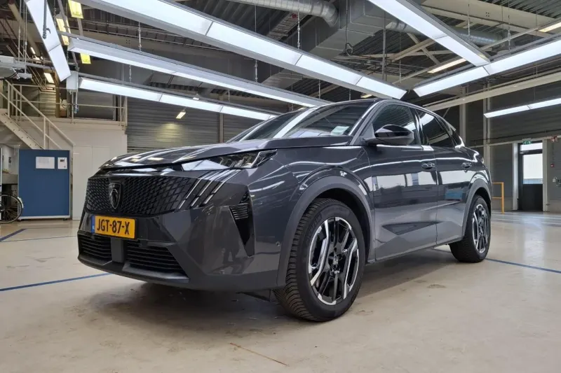 Peugeot e-3008 (2025)