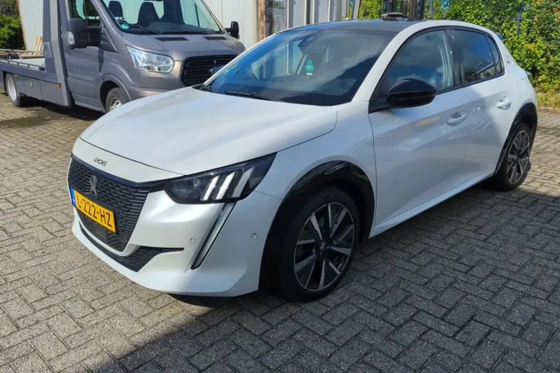Peugeot 208 (2021)