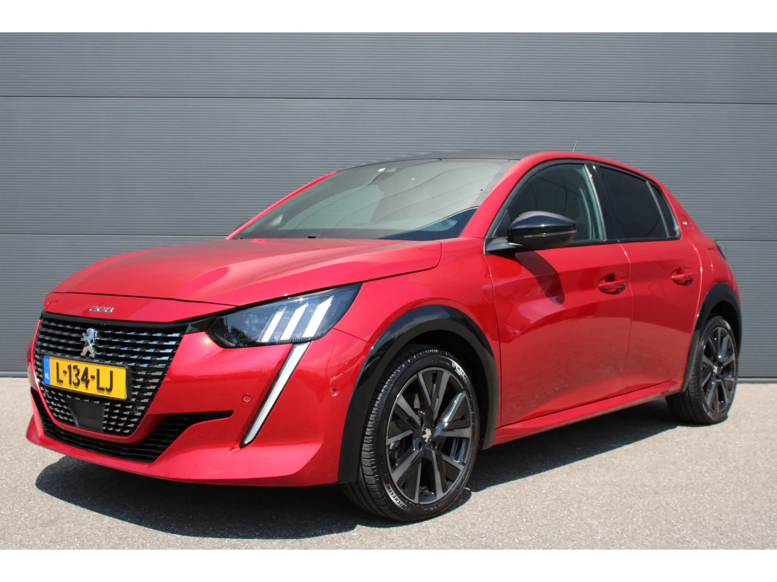 Peugeot 208 (2021) — foto 1