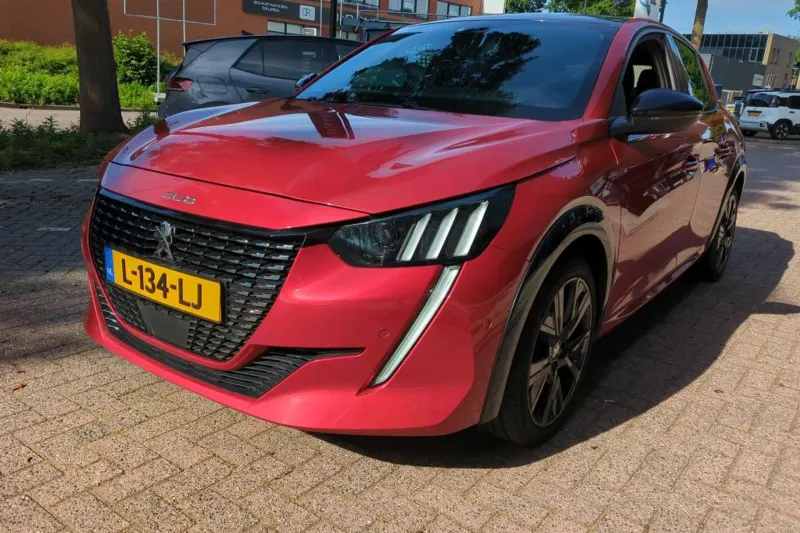 Peugeot 208 (2021)
