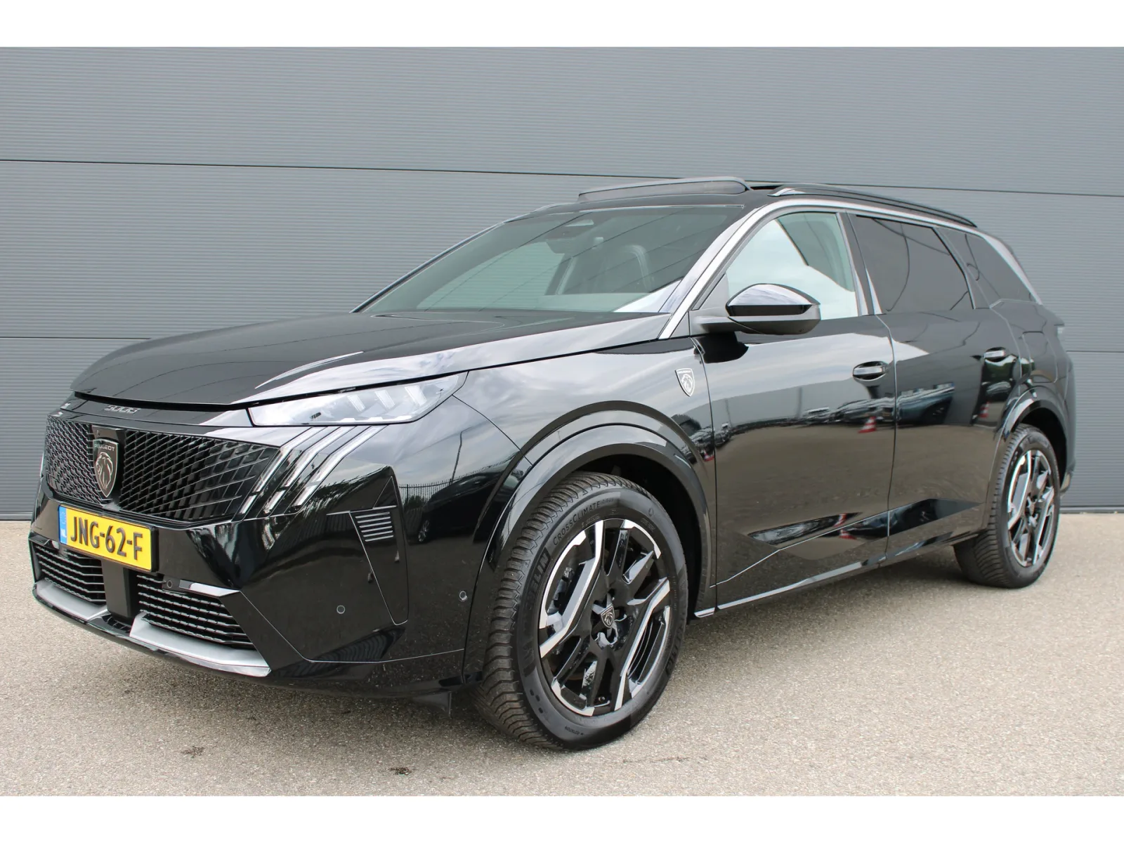 Peugeot E-5008 (2025) — foto 1