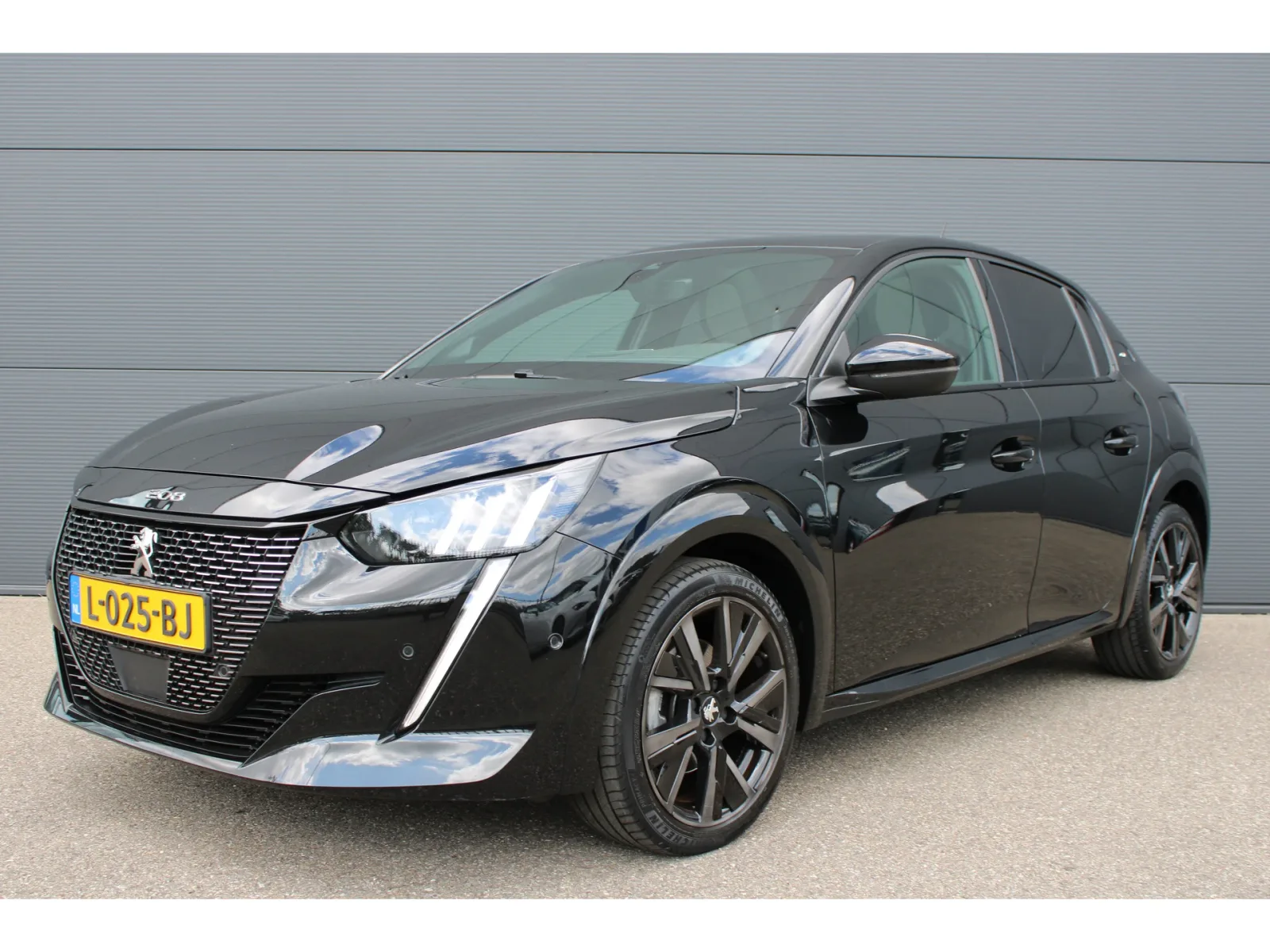 Peugeot 208 (2021) — foto 1