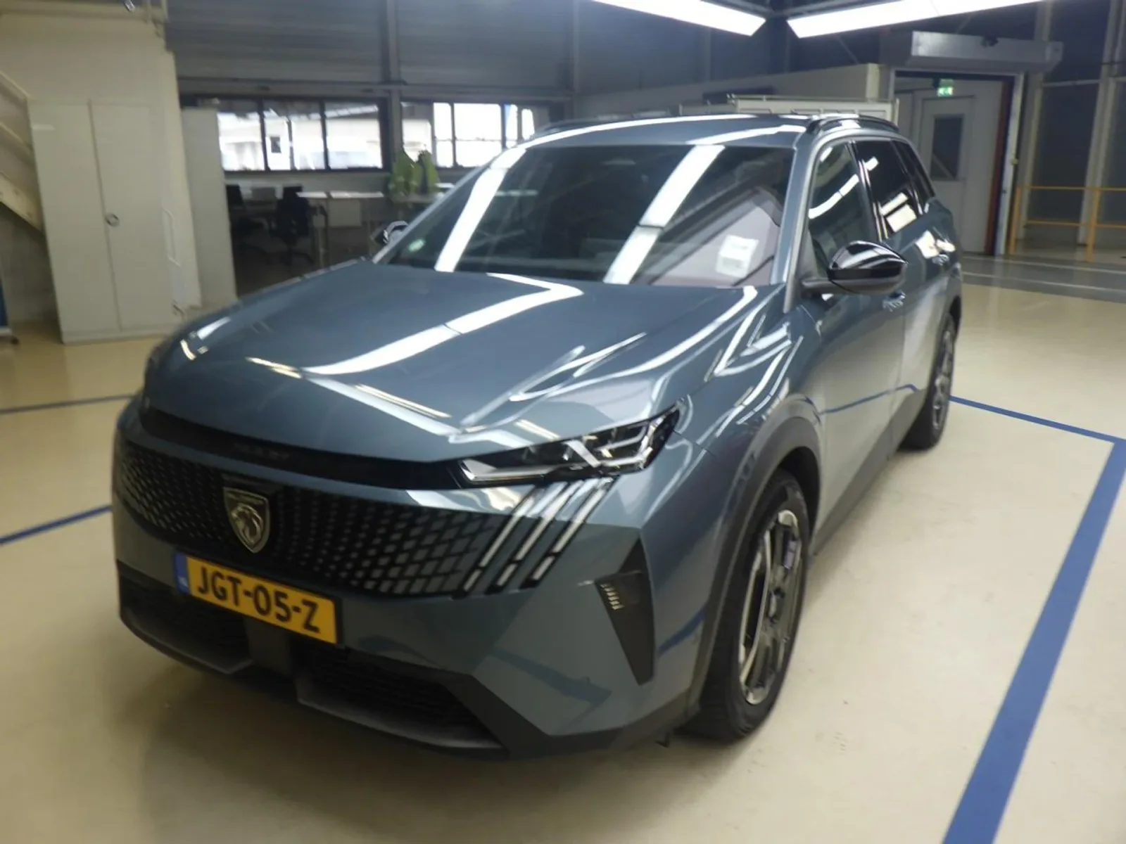 Peugeot E-5008 (2025) — foto 1